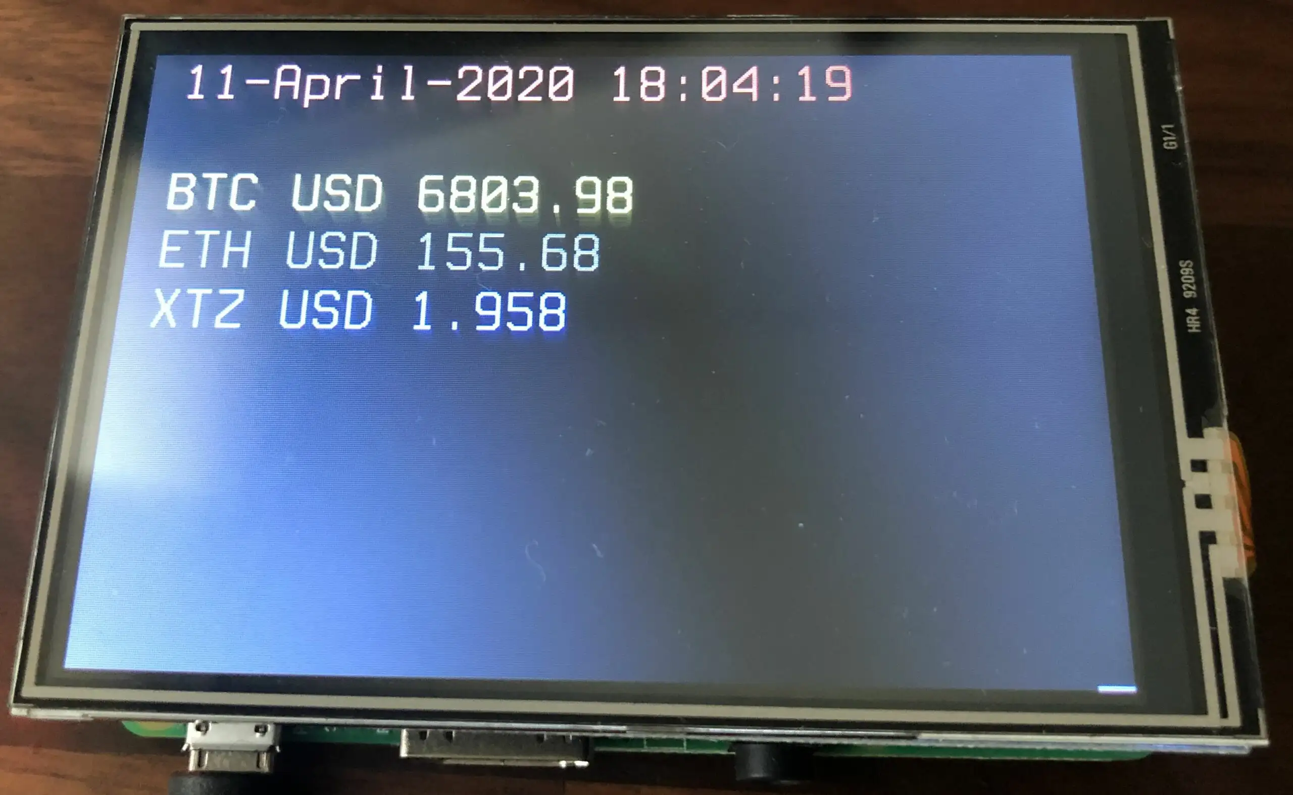 Multi cryptocurrencies price Ticker using Raspberry Pi and 3.5” LCD Display